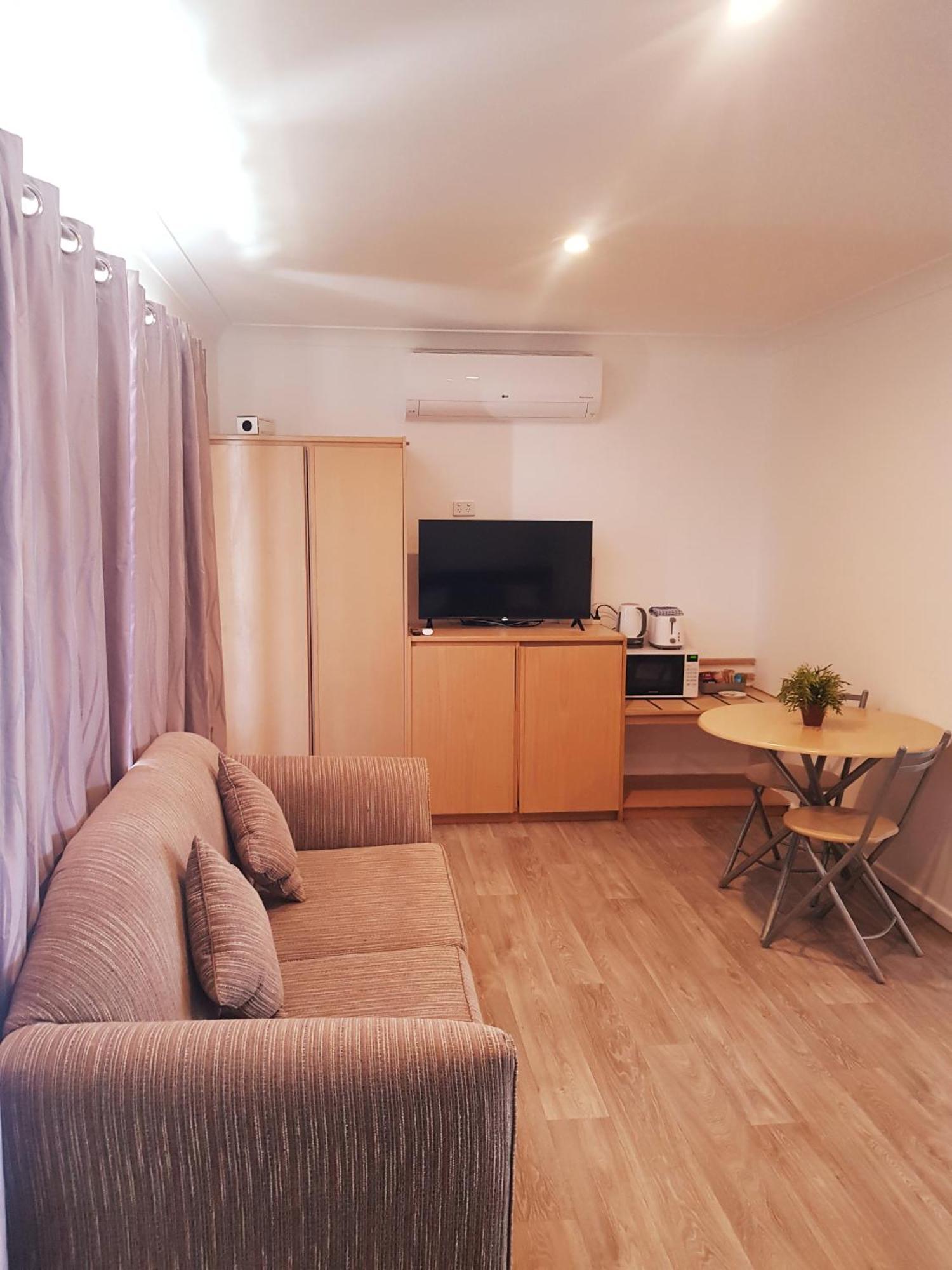 בורקה The Major Mitchell Motel מראה חיצוני תמונה
