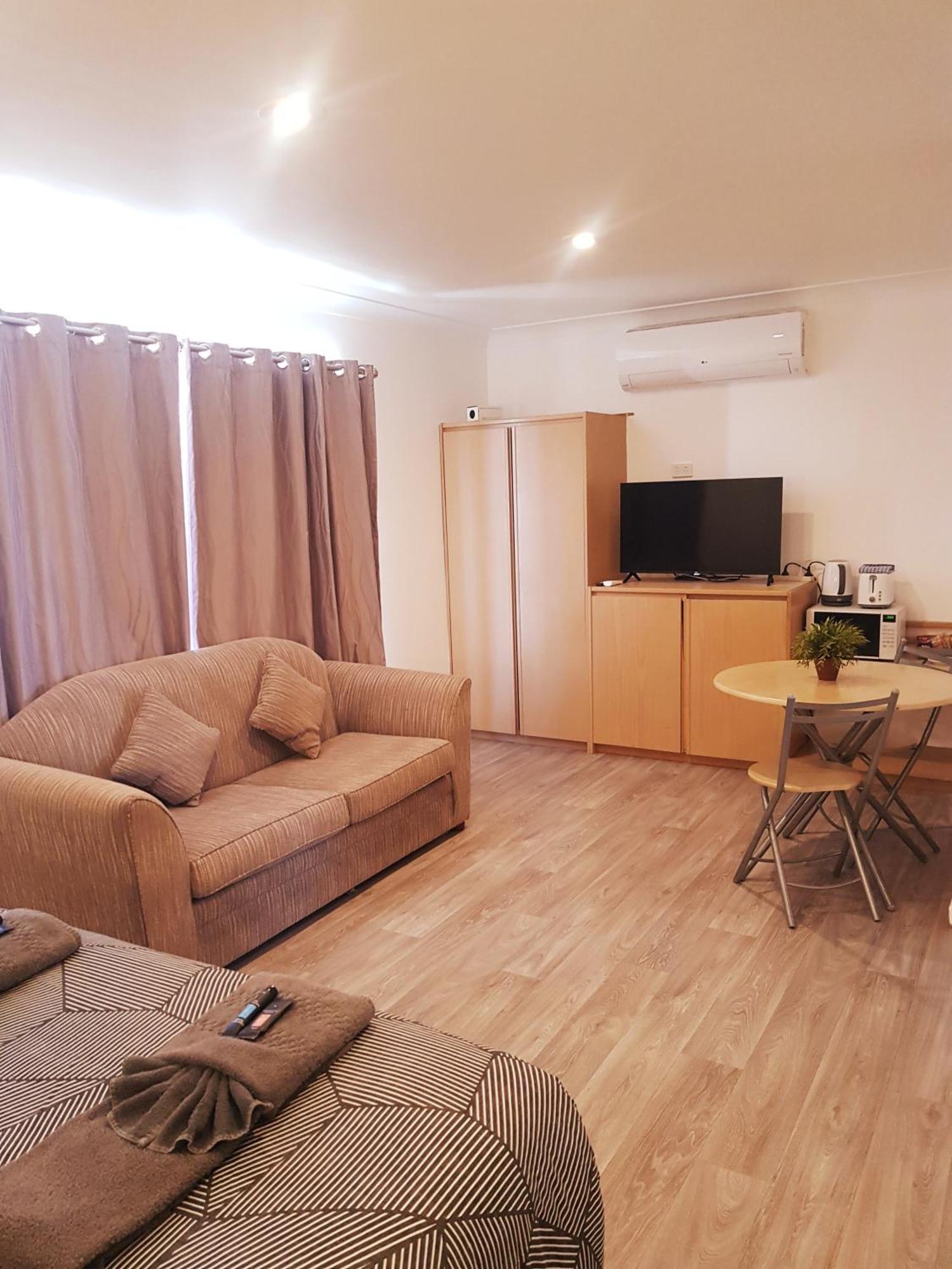 בורקה The Major Mitchell Motel מראה חיצוני תמונה