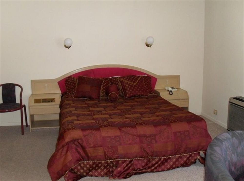 בורקה The Major Mitchell Motel מראה חיצוני תמונה
